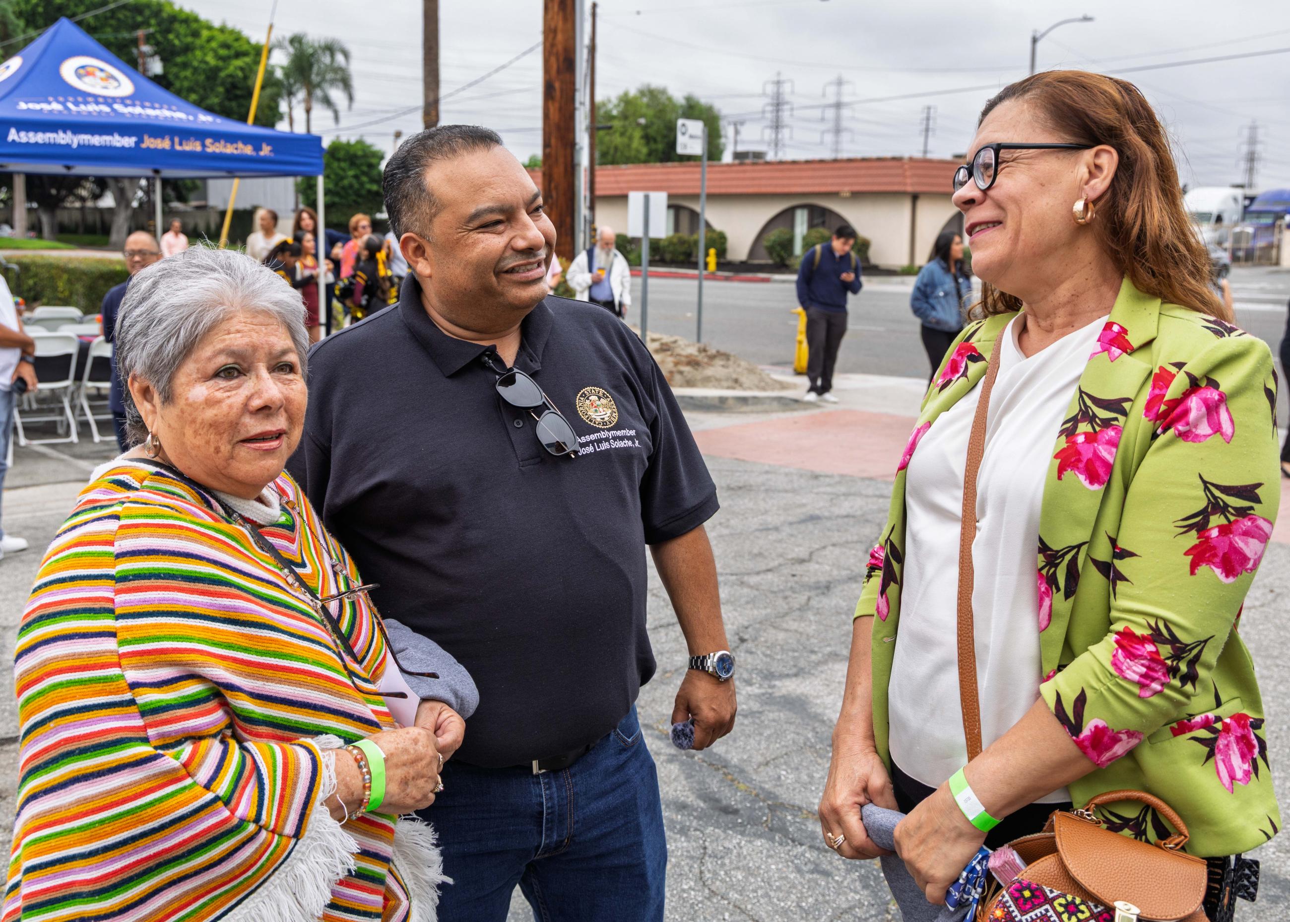 Asm. Solache speaking with two constituents